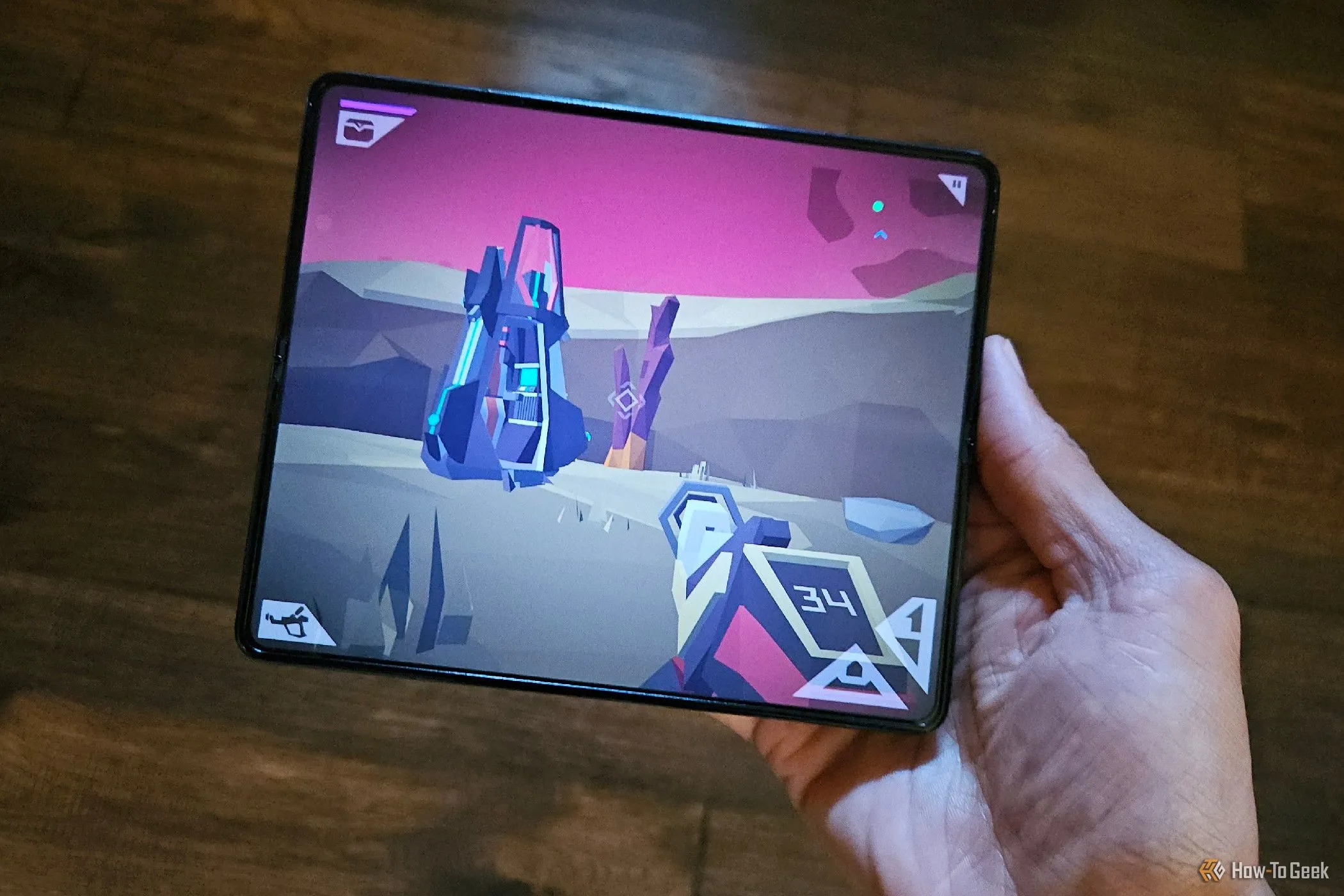 Bản port game Morphite đang chạy mượt mà trên Samsung Galaxy Z Fold 5.