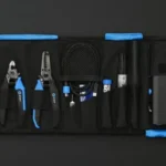 Bộ công cụ hàn di động iFixit FixHub được mở ra, trưng bày đầy đủ các dụng cụ hàn và phụ kiện đi kèm.