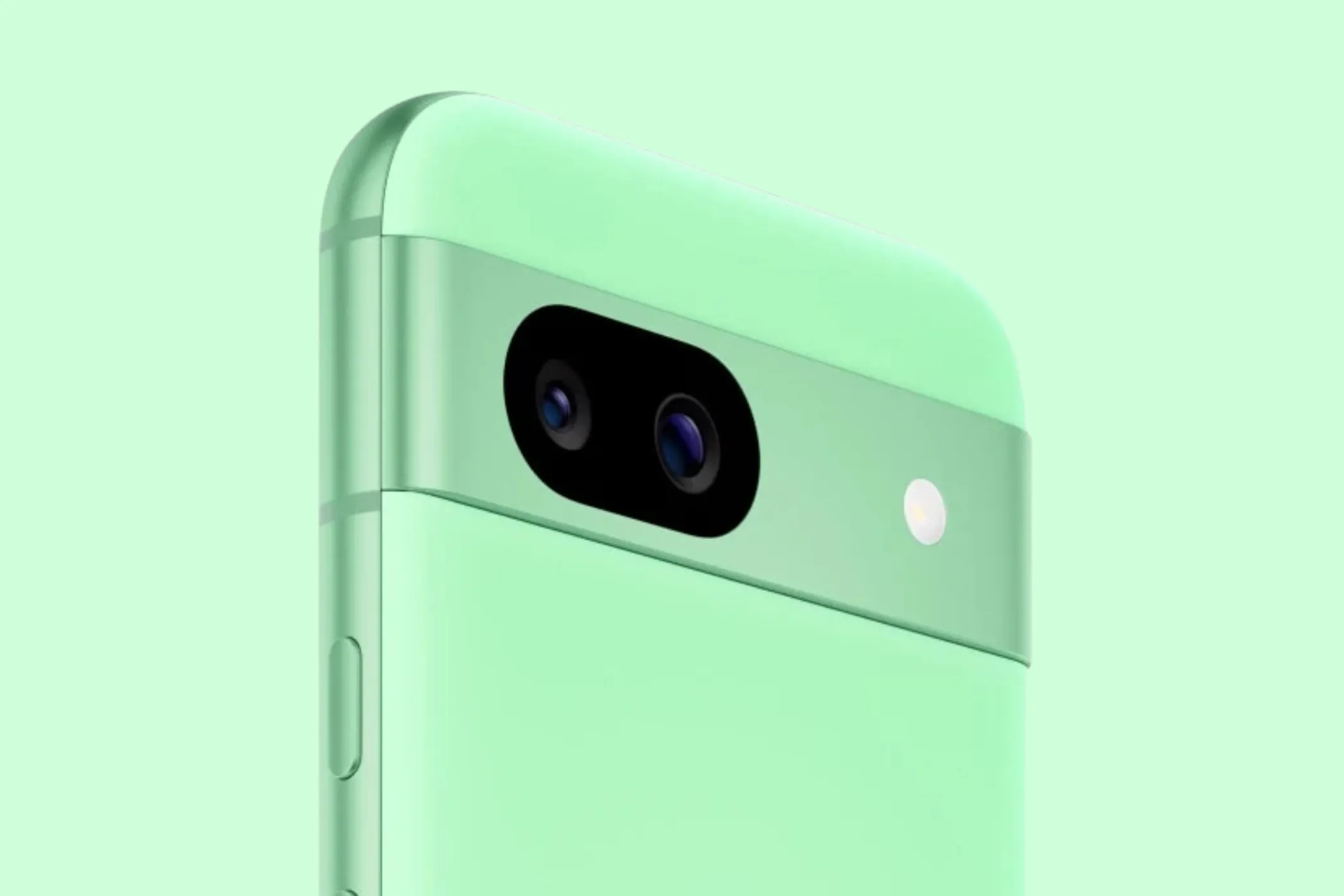 Cụm camera kép của Google Pixel 8a màu xanh lá Aloe với cảm biến chính và góc siêu rộng.