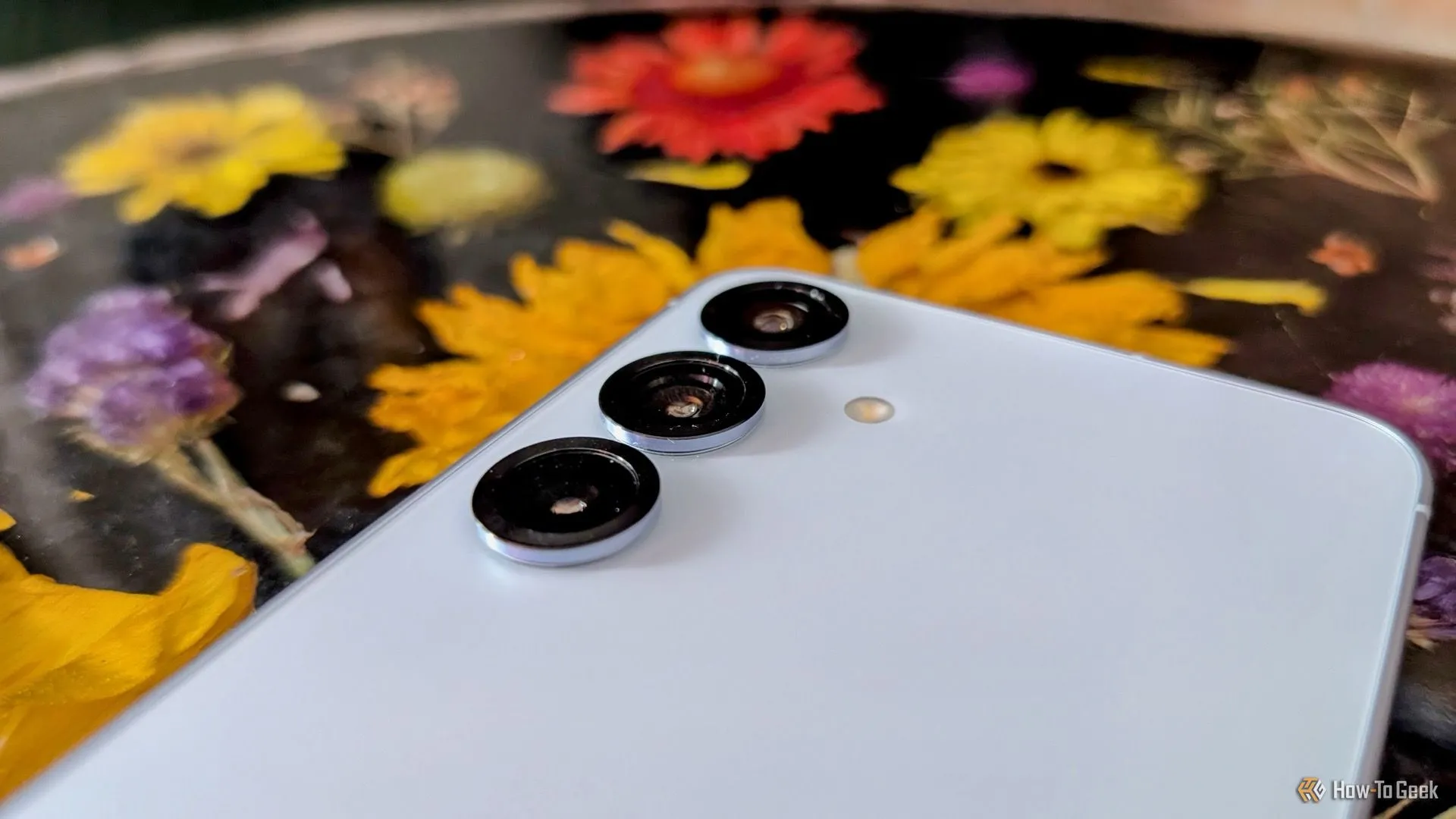 Cụm camera sau của Samsung Galaxy S25 với thiết kế mỏng hơn