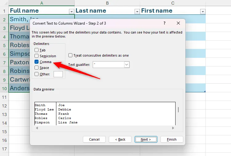 Dấu phẩy được chọn làm dấu phân cách duy nhất trong hộp thoại Convert Text to Columns Wizard của Excel để xử lý tên có nhiều từ.