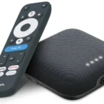 Điều khiển Walmart Onn 4K Pro với nút Free TV màu xanh nổi bật