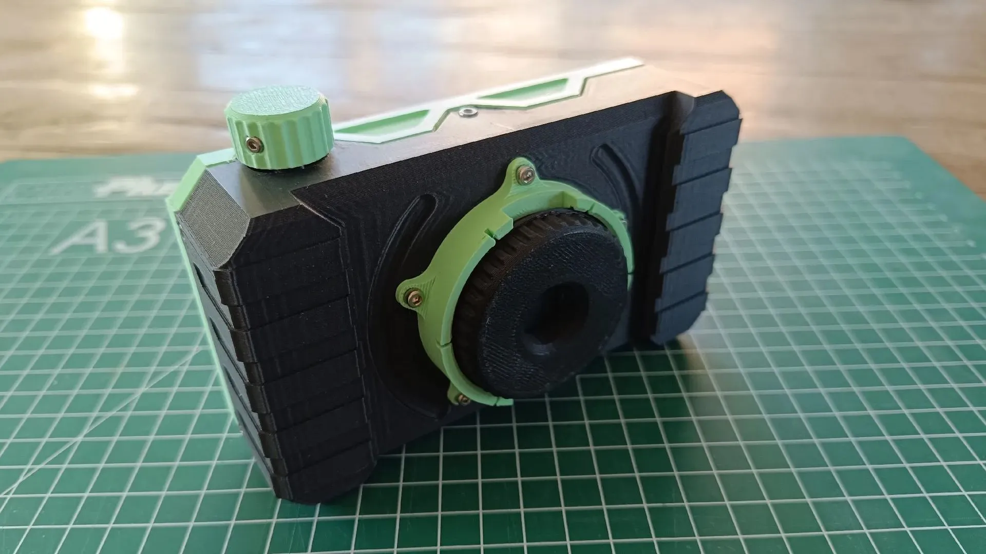 Dự án máy ảnh chụp lấy liền kiểu Polaroid được tạo ra từ Raspberry Pi