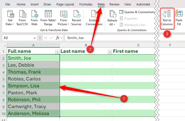 Dữ liệu trong bảng Excel được chọn, và công cụ &quot;Text to Columns&quot; trên tab &quot;Data&quot; được tô sáng.