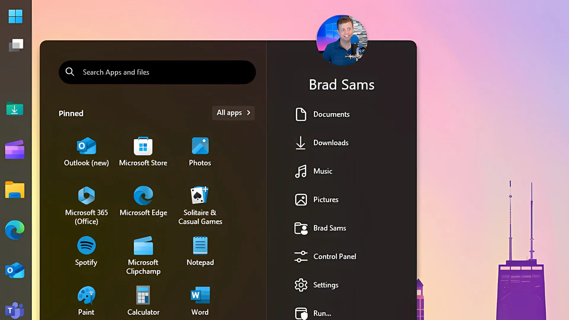 Giao diện màn hình máy tính chạy Windows 11 với thanh tác vụ Start11 được đặt dọc ở cạnh trái, hiển thị các biểu tượng ứng dụng và menu Start tùy chỉnh.