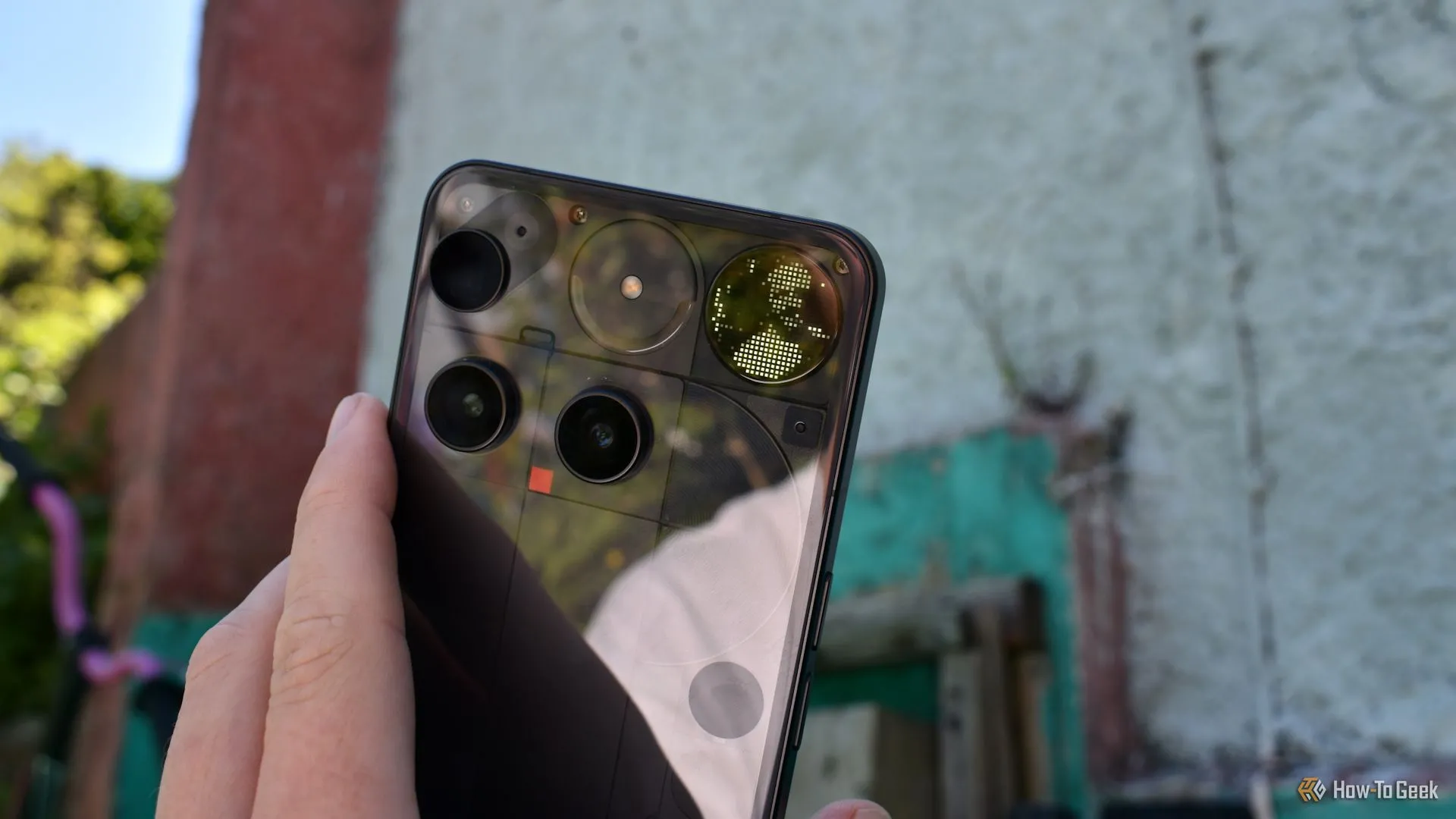Glyph Matrix của Nothing Phone (3) hỗ trợ căn chỉnh khung hình khi chụp ảnh selfie