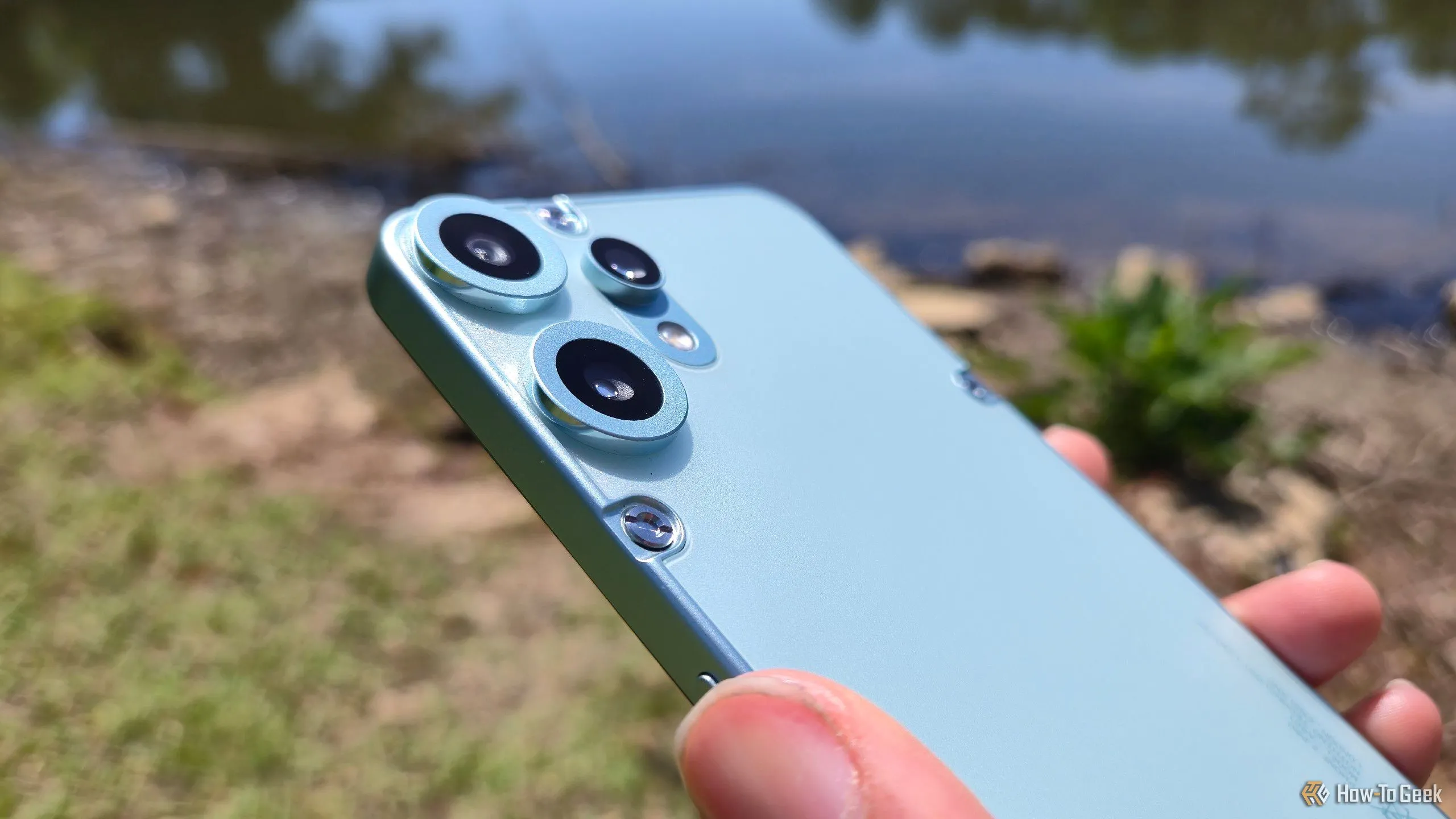 Hệ thống ba camera sau của CMF Phone 2 Pro, bao gồm camera chính 50MP
