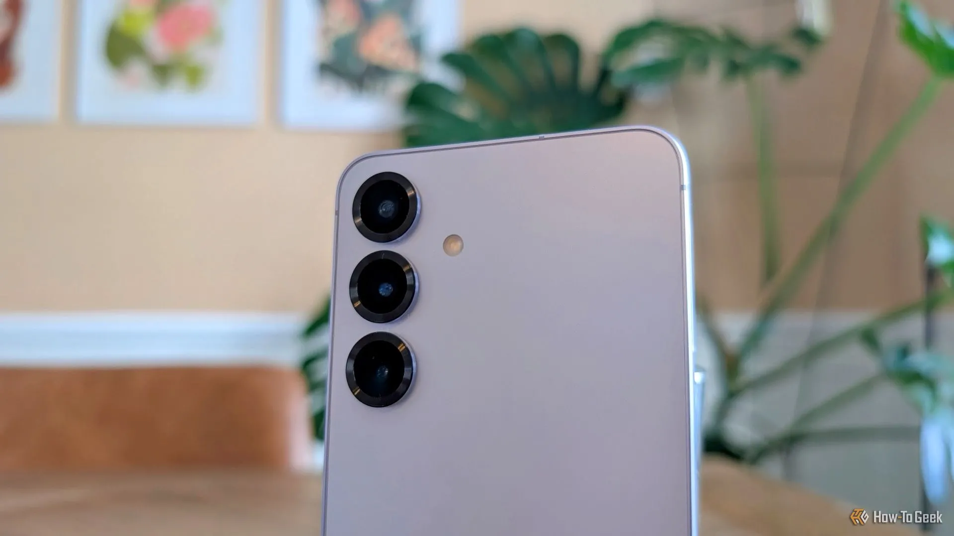 Hệ thống ba camera sau của Samsung Galaxy S25