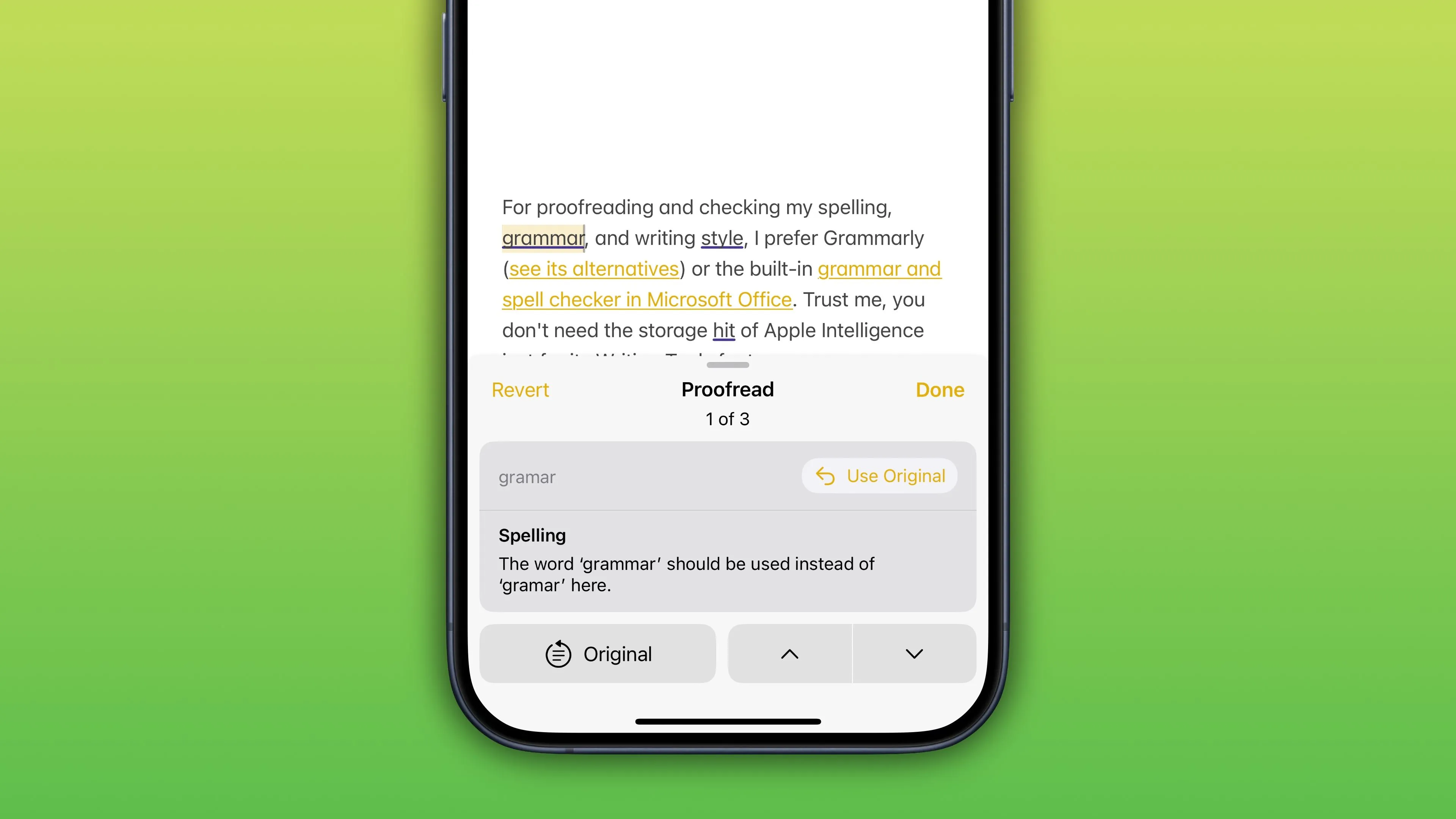 Kiểm tra ngữ pháp và chính tả văn bản bằng Công cụ Viết lách (Writing Tools) của Apple Intelligence trên iPhone.