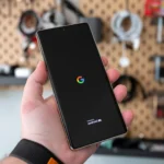 Logo Google và Powered by Android xuất hiện trong màn hình khởi động Android 13 trên Pixel 7 Pro