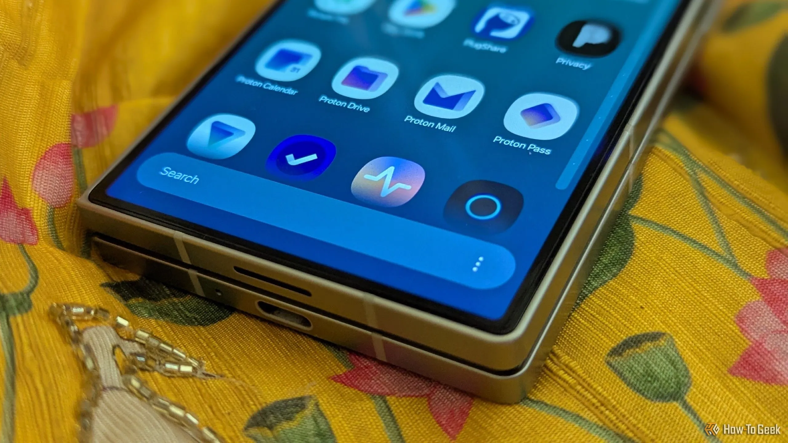 Màn hình ứng dụng dọc trên Samsung Galaxy Z Fold 6.