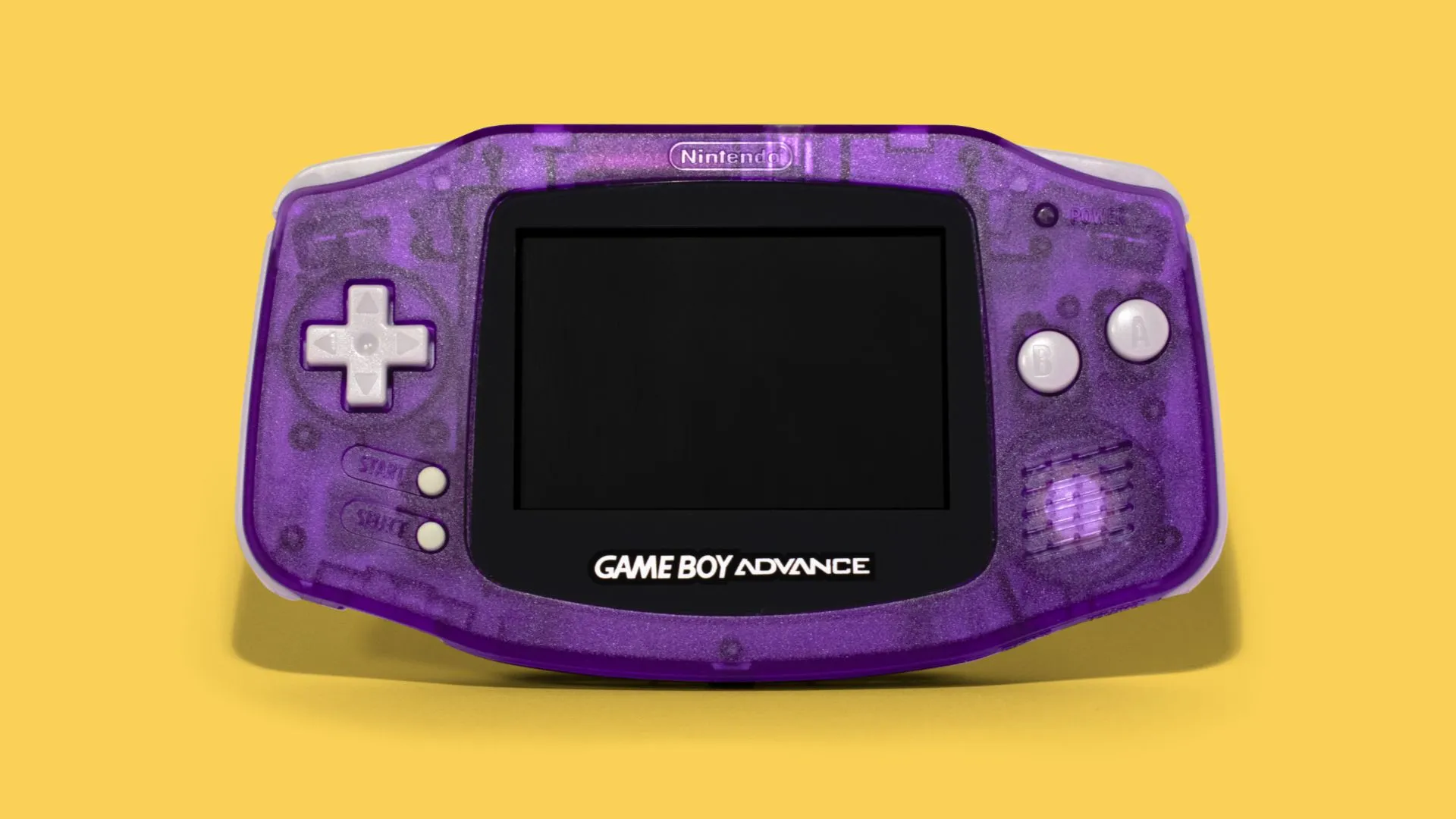 Máy chơi game cầm tay Nintendo Game Boy Advance, đối thủ cạnh tranh chính của Nokia N-Gage.