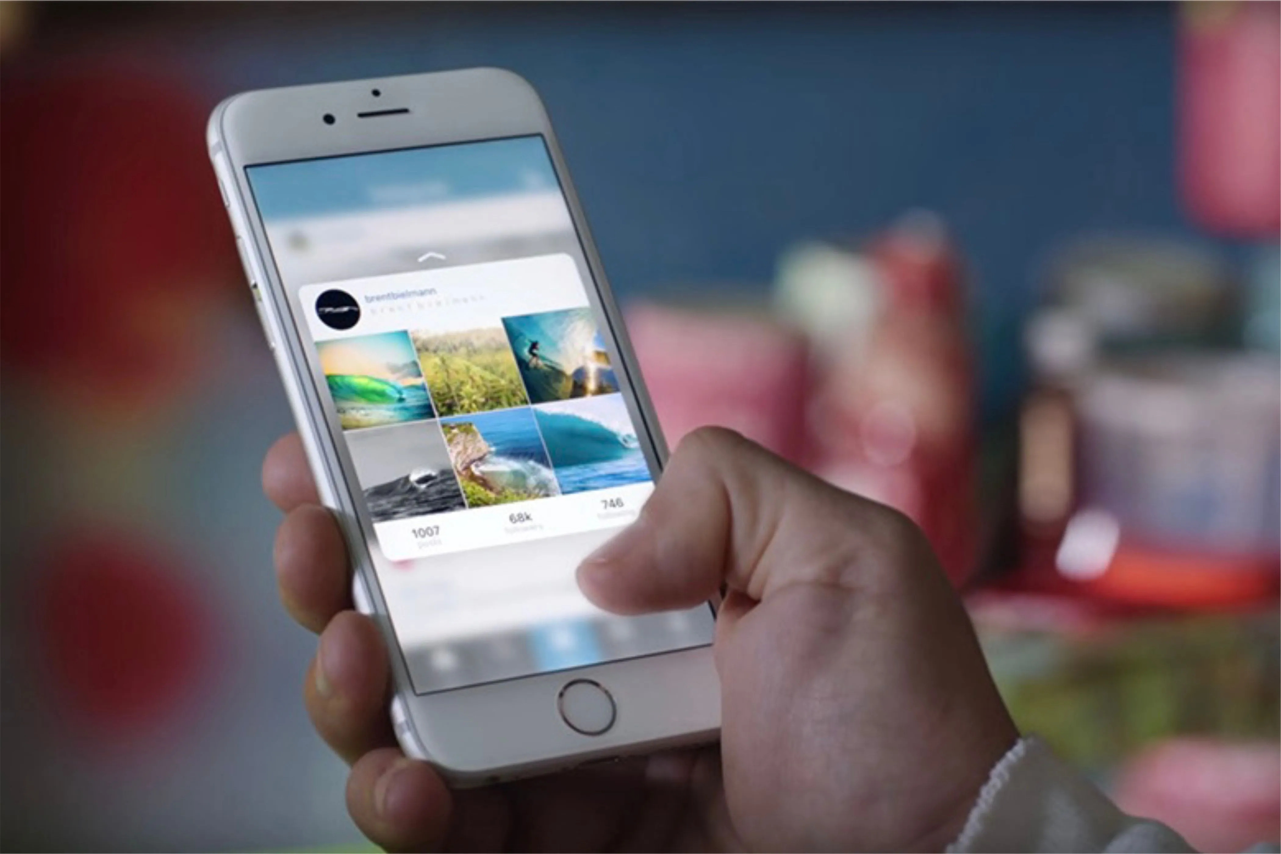 Minh họa tính năng Peek and Pop trong ứng dụng Instagram trên iPhone 6s.