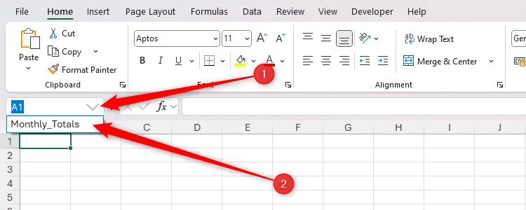 Mũi tên xuống trong hộp tên của Excel được chọn, hiển thị vùng có tên Monthly_Totals để dễ dàng truy cập.