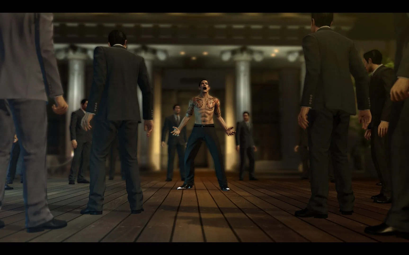 Nhân vật chính Kazuma Kiryu trong Yakuza 0 đứng trước bảng hiệu neon tại khu phố giải trí 1980s Tokyo.