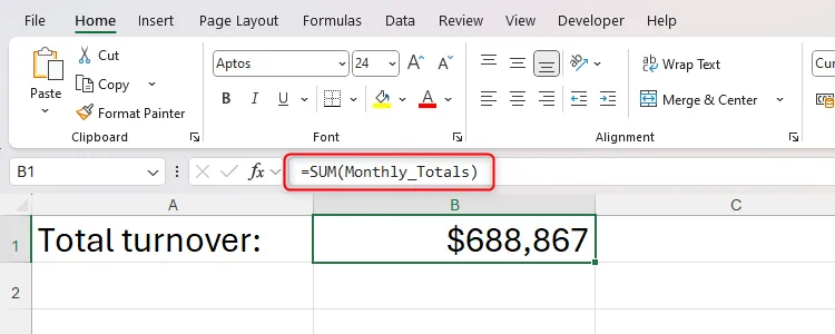 Ô làm việc Excel chứa công thức tham chiếu đến một vùng được đặt tên, minh họa tính rõ ràng.