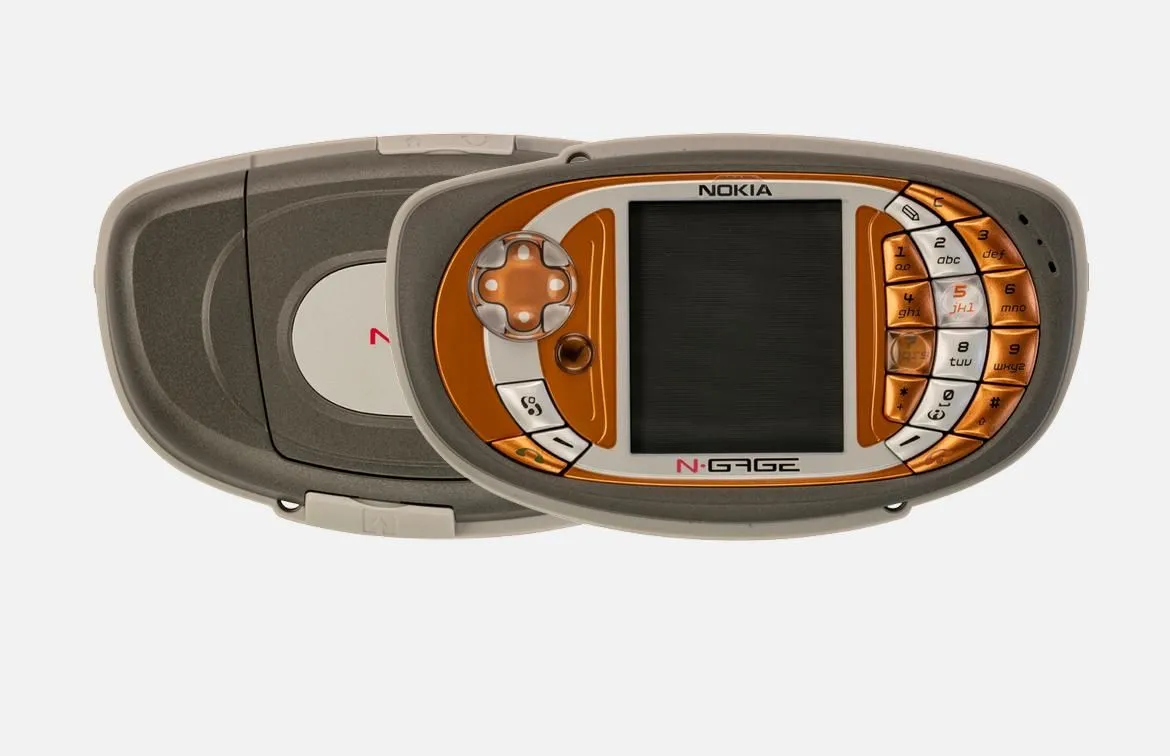 Thiết bị Nokia N-Gage QD, phiên bản cải tiến được Nokia ra mắt sau N-Gage.