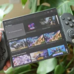 Trải nghiệm NVIDIA GeForce NOW trên Samsung Galaxy Z Fold 6 cùng tay cầm GameSir G8+.