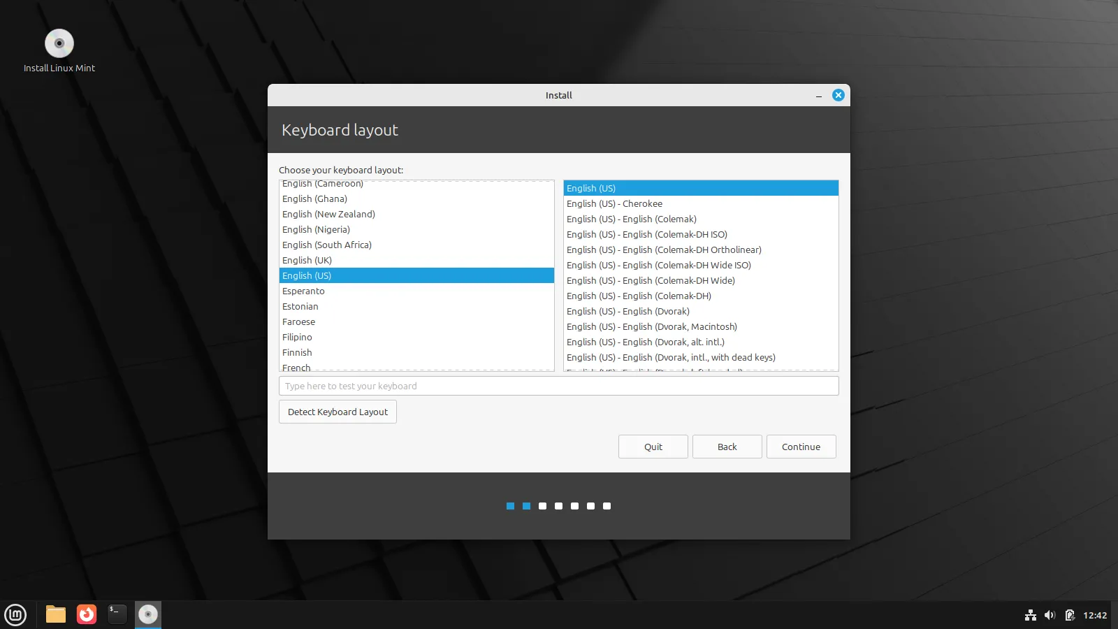 Trình cài đặt Linux Mint hiển thị các tùy chọn để chọn bố cục bàn phím phù hợp.