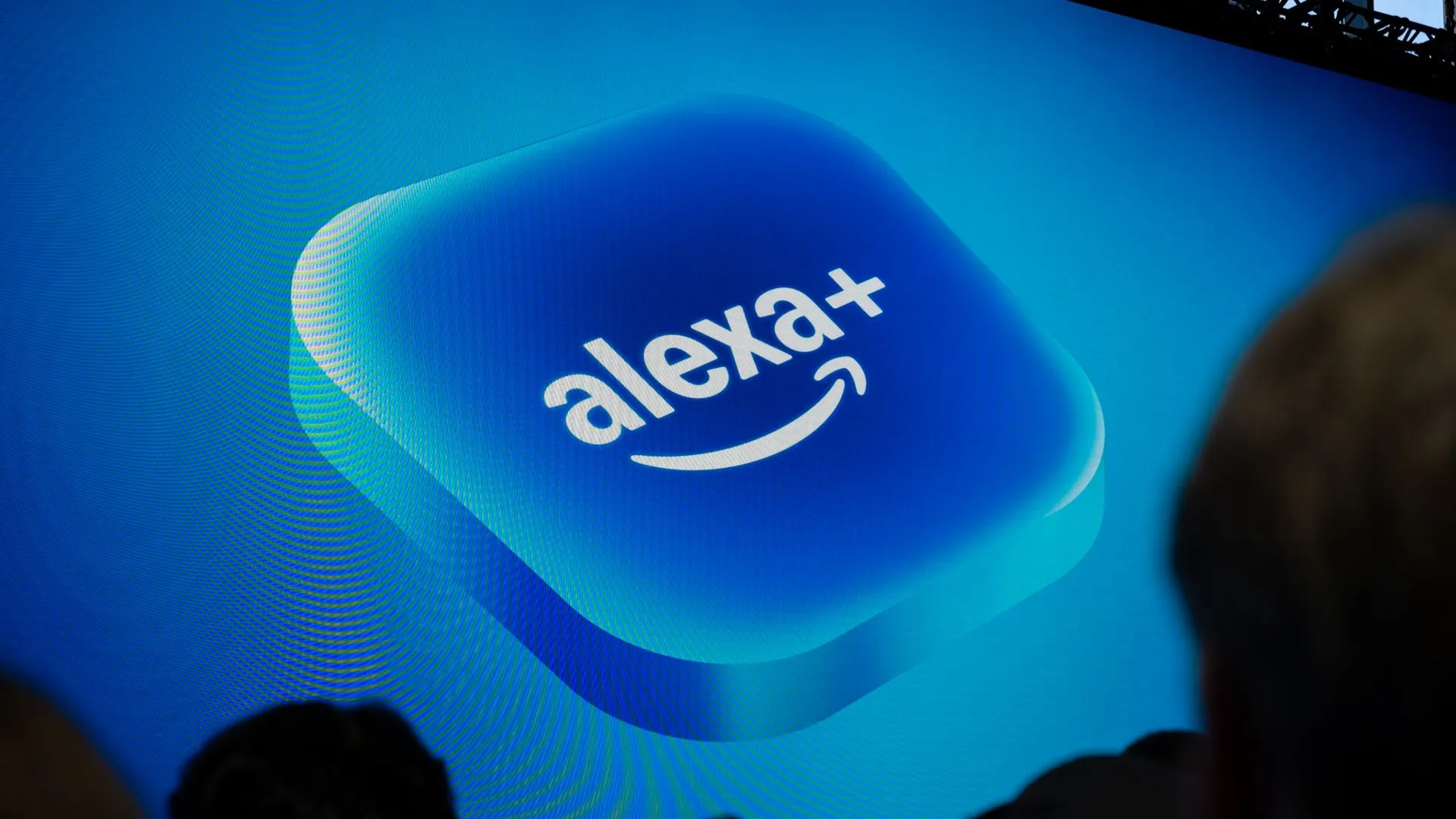 Trợ lý ảo Amazon Alexa trên thiết bị Echo, đề cập đến các tính năng nâng cấp bị trì hoãn
