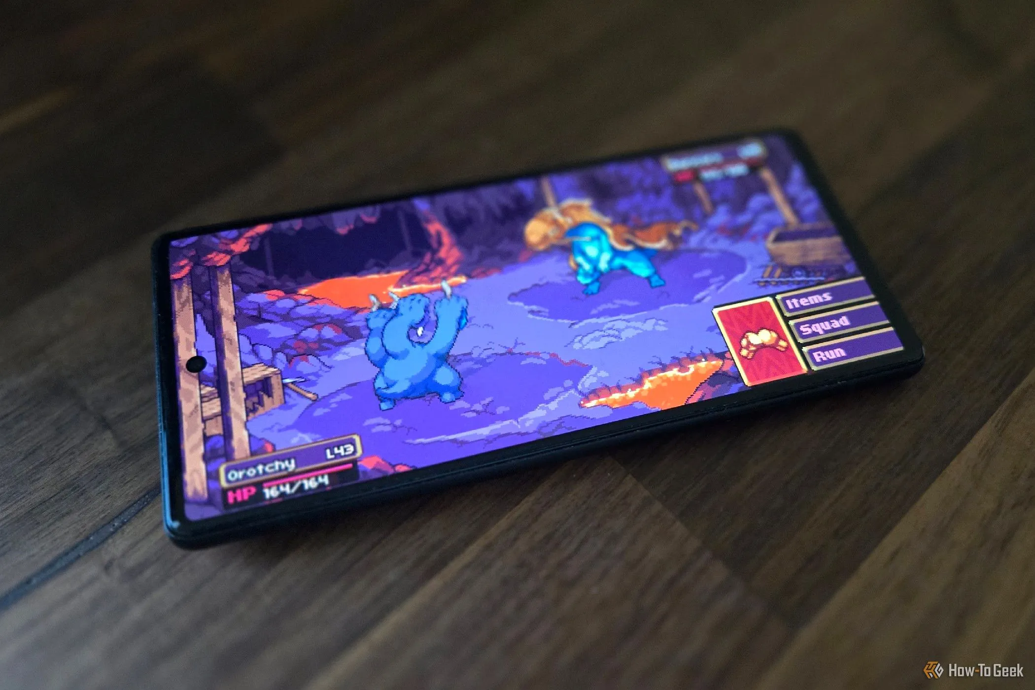 Tựa game Coromon, lấy cảm hứng từ Pokemon, được chơi trên Pixel 6.